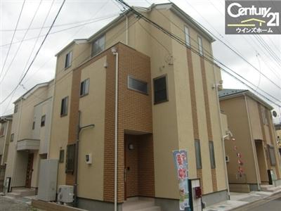 Local appearance photo. Building 2