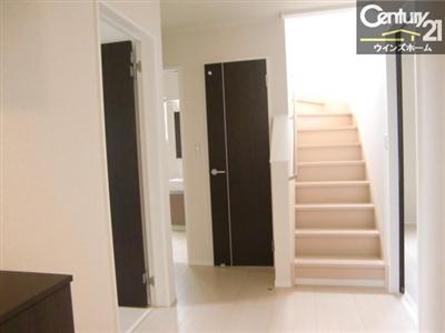 Entrance. 5 Building Spacious entrance hall