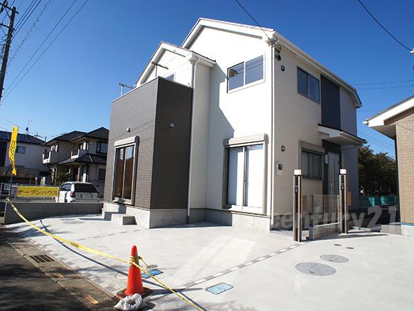 Local appearance photo. 1 Building