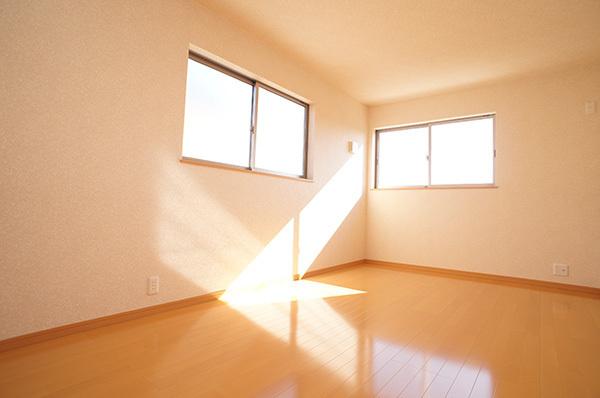 Non-living room. 1 Building