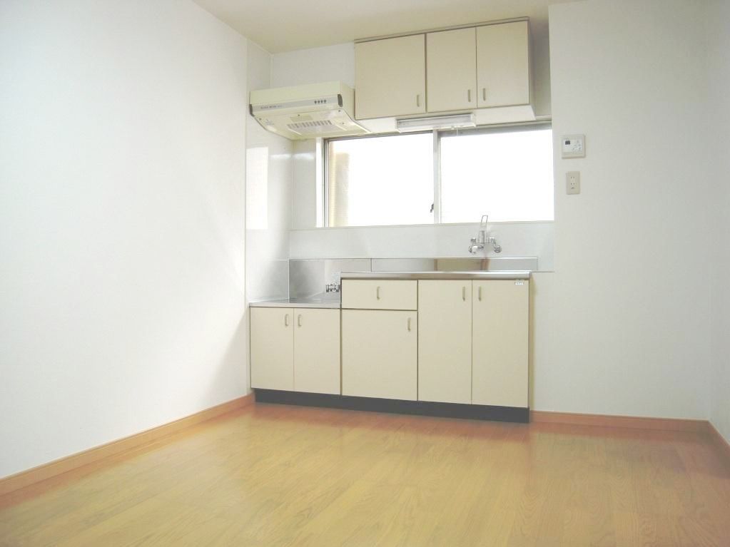 Kitchen. It is considered so that it can be used widely.