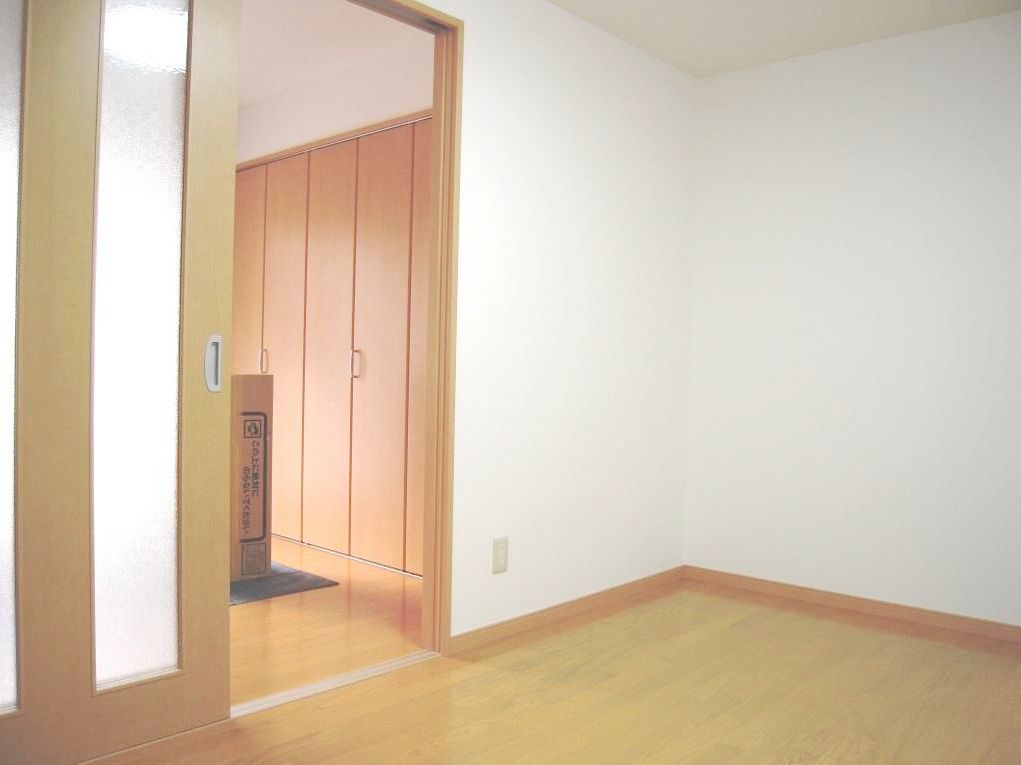 Living and room. Since the upper rank, Ventilation is also good.