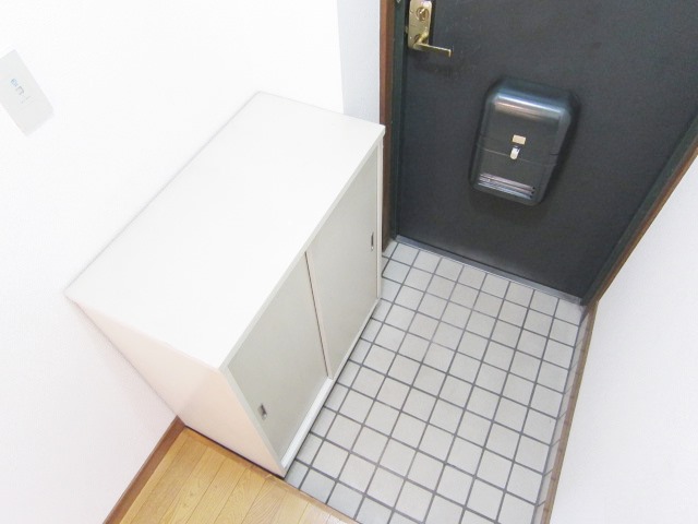 Entrance. Separate reference is a picture