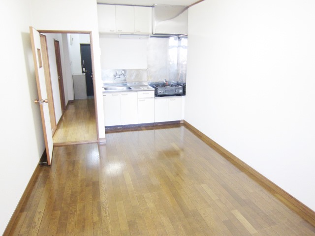 Living and room. Separate reference is a picture