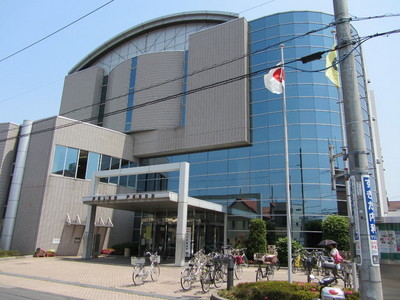 library. Totsuka 300m until the library (library)