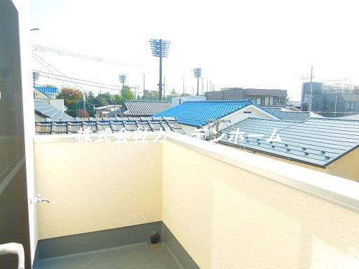 Balcony. Station 10-minute walk ・ shopping, Good location designer House of the popularity of public institutions close, Floor heating, Dishwasher, Please visit Grenier is attractive same day ・ Immediate Available