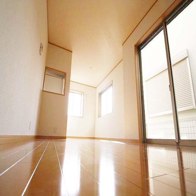 Model house photo. Zentominami facing shaping land spacious LDK16 ~ 20 Pledge large space popular counter kitchen to Tsuzukiai Japanese-style is attractive on the same day of your tour Allowed storage boast car space two (Building 3)