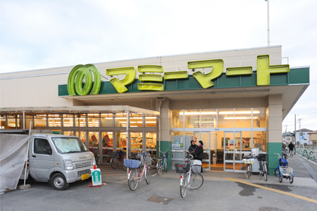 Supermarket. Mamimato Kawaguchi lawn store up to (super) 350m