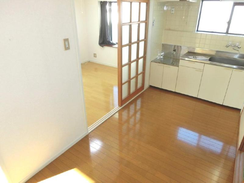 Living and room. It is a bright dining kitchen