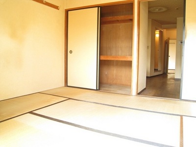 Living and room. There is Japanese-style storage