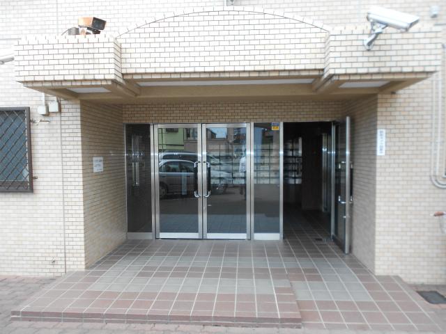 Entrance. Entrance (January 2014) Shooting