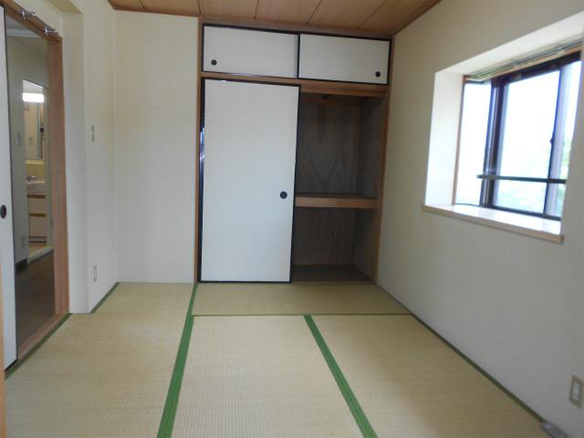 Non-living room. Japanese-style room 6 Pledge