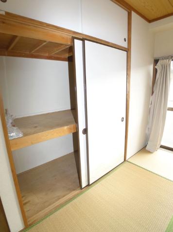 Receipt. Lot entering storage space