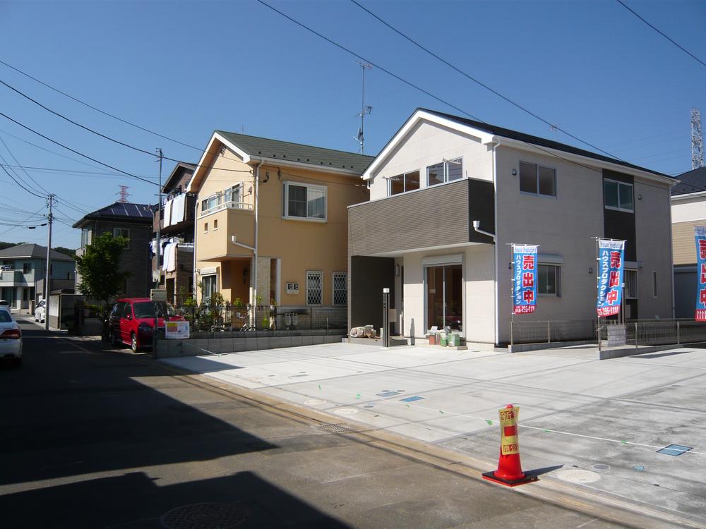 Local photos, including front road. Local (10 May 2013) Shooting