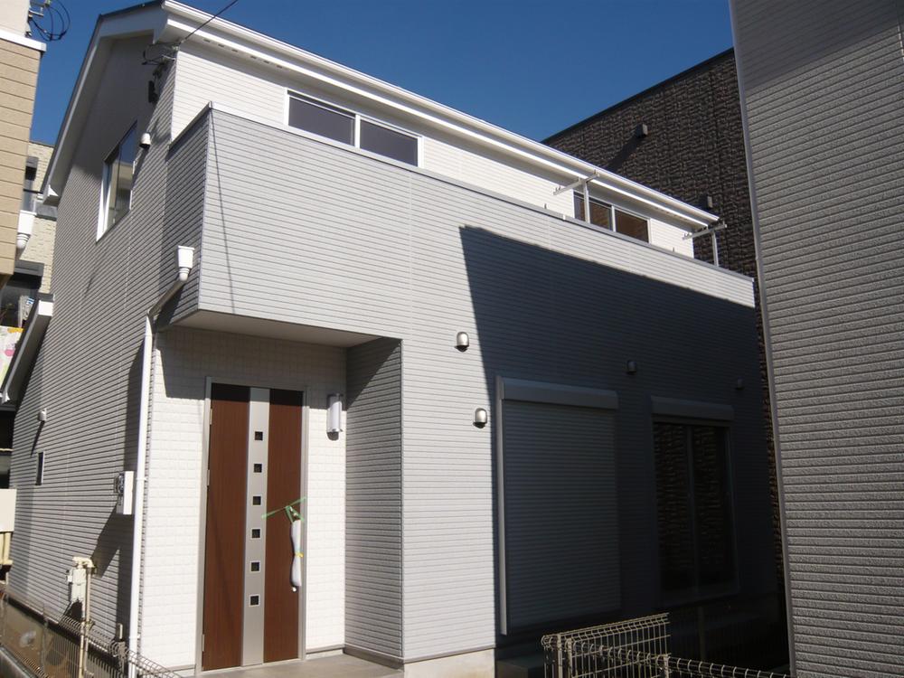 Local appearance photo. Local (12 May 2013) Shooting