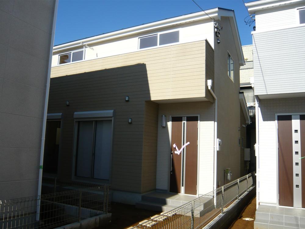 Local appearance photo. Local (12 May 2013) Shooting