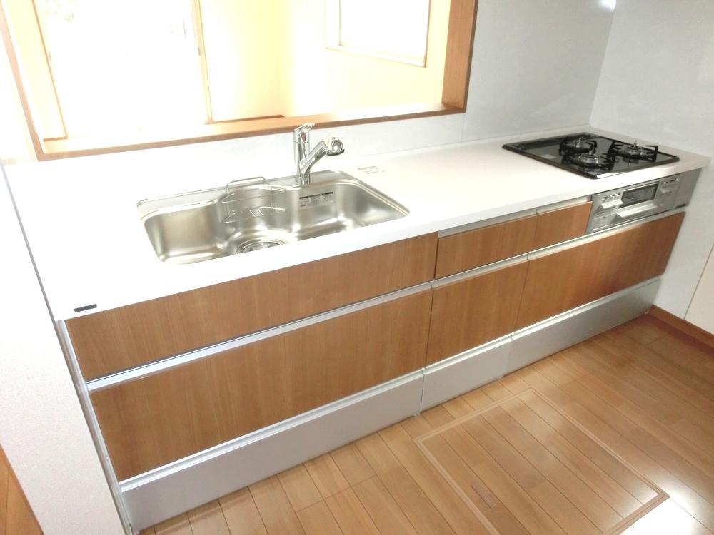 Kitchen. Building 2 Face-to-face kitchen living room overlooking