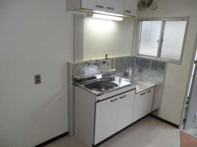 Kitchen. Sink ・ Gas stove installation Allowed