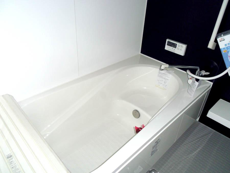 Bathroom. Was building completed. Such as the actual image from per yang, We have to wait all the time so you can see directly.