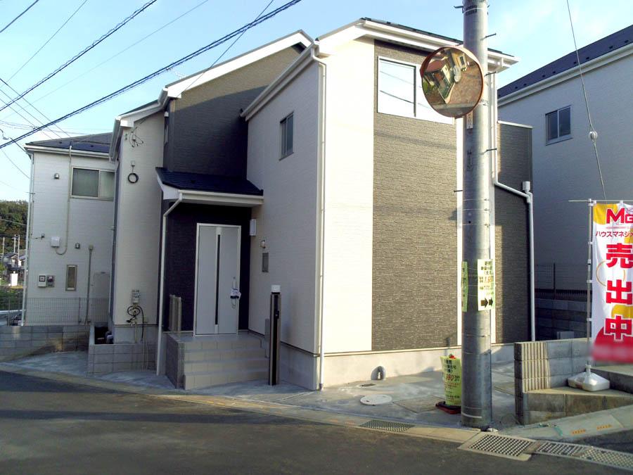 Local photos, including front road. 1 Building Was building completed. Such as the actual image from per yang, We have to wait all the time so you can see directly.