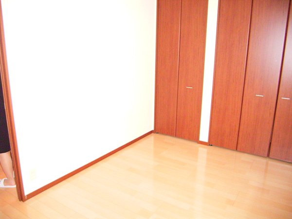 Other room space. Housing wealth