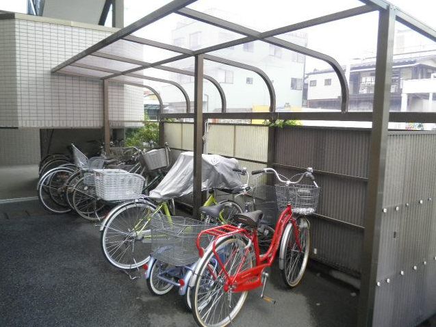 Other common areas. Covered parking lot equipped