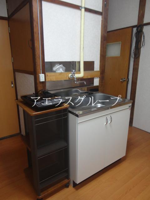 Kitchen. Simple and easy-to-use kitchen