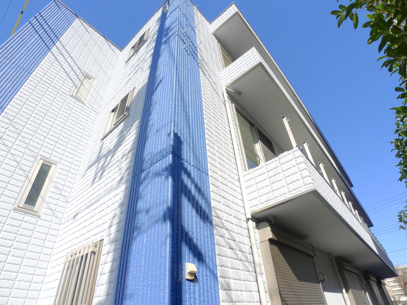 Building appearance. Under construction ・ Facing south