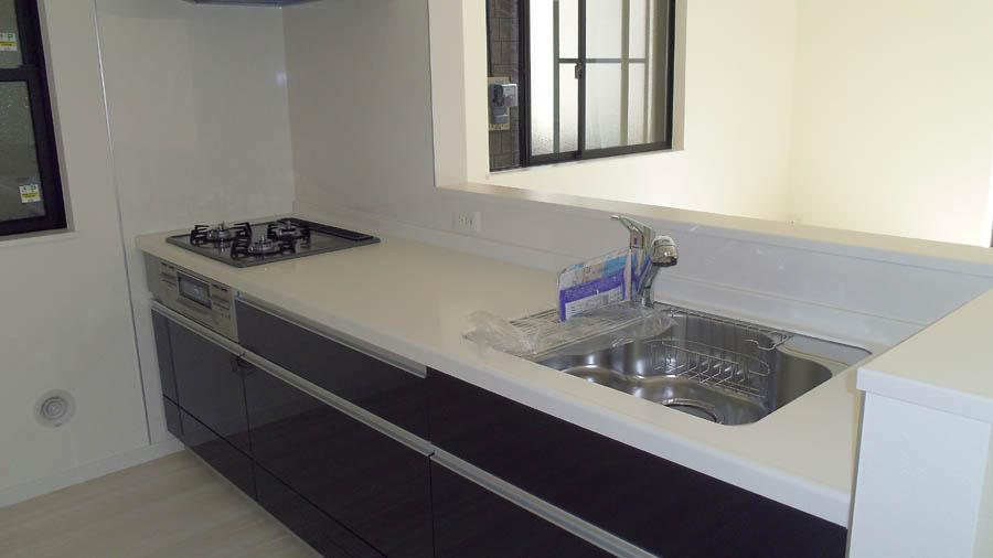 Kitchen. Was building completed. Such as the actual image from per yang, We have to wait all the time so you can see directly.