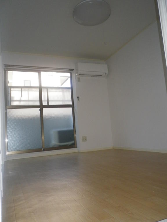 Living and room. Western-style 6 Pledge of room