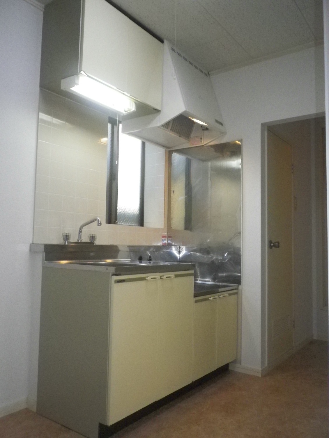 Kitchen. Gasukitchin 2-neck can be installed