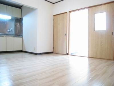 Living and room.  ☆ White bright impression floor ☆