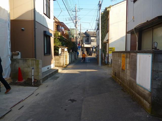 Local photos, including front road. Local (12 May 2013) Shooting