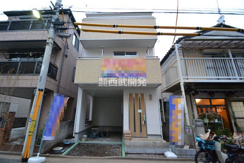 Local appearance photo. 3-story sober