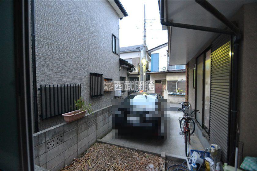 Other introspection. The first floor of the closet ・ Parking space on the north side is adjacent land
