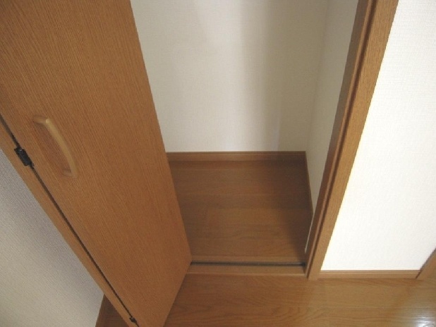 Receipt. Closet equipped