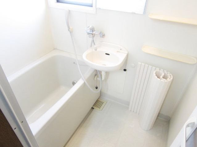 Bath. With bathroom Reheating function