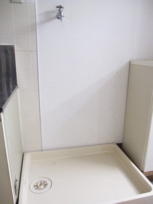 Other Equipment. Worry of the day indoor washing machine Storage rain!