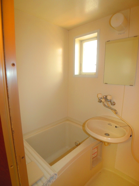 Bath. Ventilation in the window with a bathroom ◎ It is pleasant