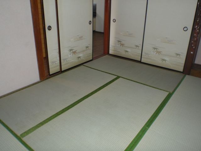 Living and room. 1F Japanese-style room 6.0 Pledge