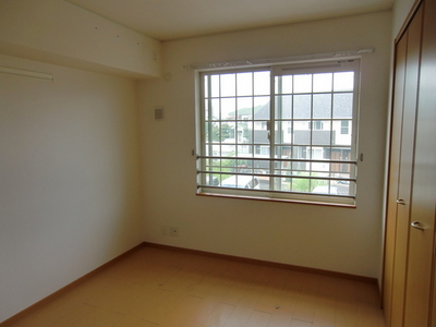 Living and room. Western-style 6.0 Pledge