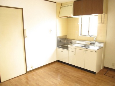 Kitchen. Gas stove is installed Allowed