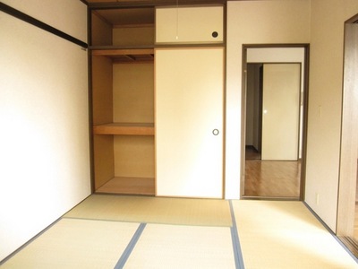 Living and room. You will relax Innovation grounder in the Japanese-style room