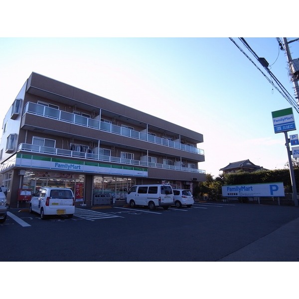 Convenience store. FamilyMart Saitama Oyaguchi store up (convenience store) 446m