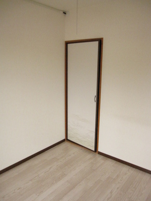 Receipt. There are also storage of between about half to Western-style room