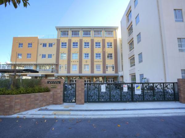 Primary school. Hon until elementary school 330m
