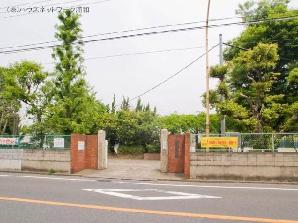 Primary school. 410m until Kawaguchi Municipal Motogo Elementary School