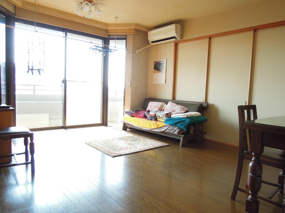 Living. Living-dining (July 2013) Shooting ※ furniture ・ Fixtures, etc. are not included in the sale price.