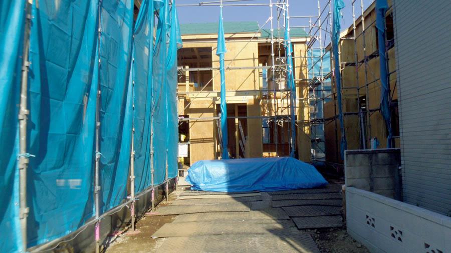 Local photos, including front road. We offer the same use the finished model house of this property. Please feel free to contact us.