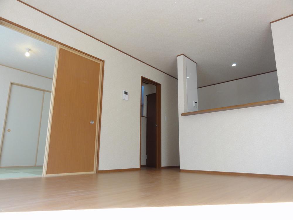 Living. Indoor (12 May 2013) Shooting  South-facing bright LDK14 Pledge Face-to-face kitchen